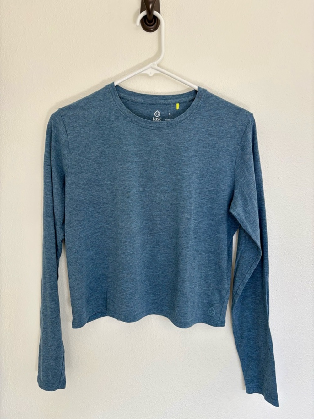 tasc Performance Long Sleeve Crop Tee in Heather Blue